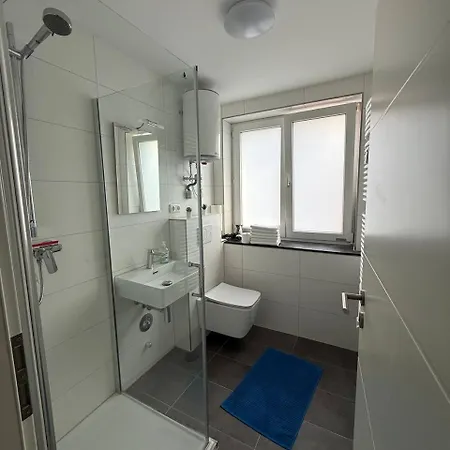 Modern Close To Train Station Daire